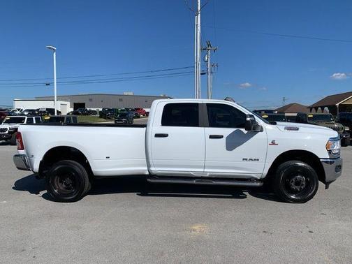 2024 RAM 3500 Big Horn Crew Cab 4x4 8' Box