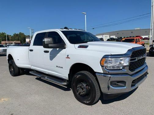 2024 RAM 3500 Big Horn Crew Cab 4x4 8' Box
