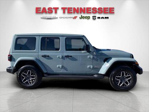 2024 Jeep Wrangler 4-Door Sahara 4x4