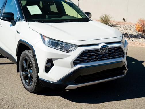 2019 Toyota RAV4 Hybrid SE