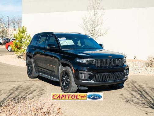 2024 Jeep Grand Cherokee LAREDO