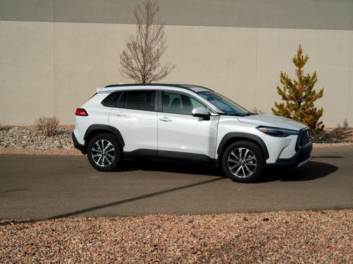 2024 Toyota Corolla Cross XLE