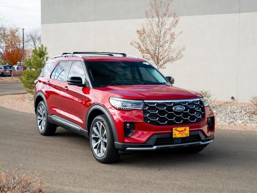 2025 Ford Explorer Platinum