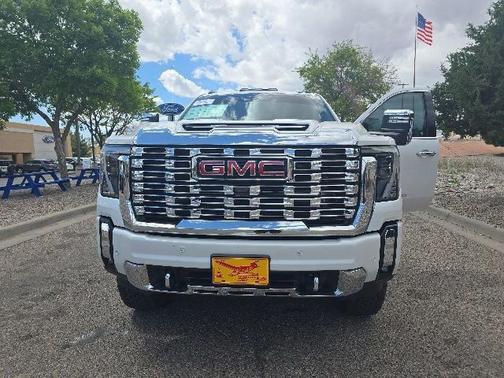 White Frost Tri-Coat 2024 GMC Sierra 1500 DENALI