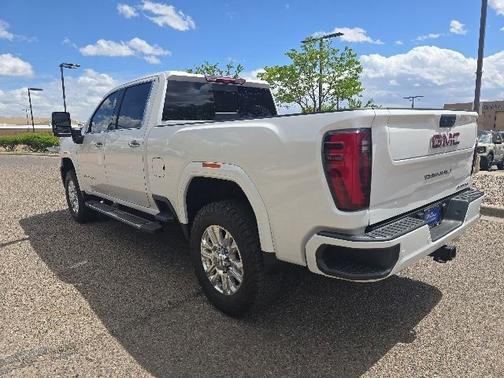 White Frost Tri-Coat 2024 GMC Sierra 1500 DENALI