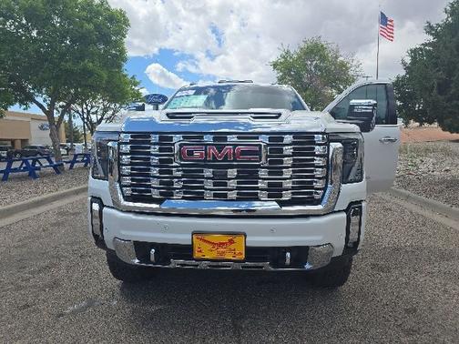White Frost Tri-Coat 2024 GMC Sierra 1500 DENALI