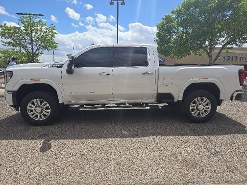 White Frost Tri-Coat 2024 GMC Sierra 1500 DENALI