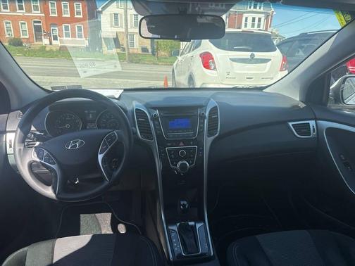 2017 Hyundai Elantra GT Base