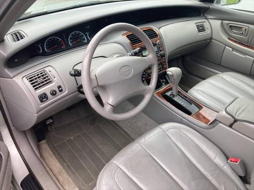 Champagne 2001 Toyota Avalon XLS