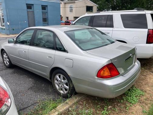 Champagne 2001 Toyota Avalon XLS