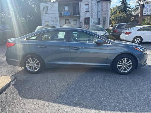 2017 Hyundai SONATA SE