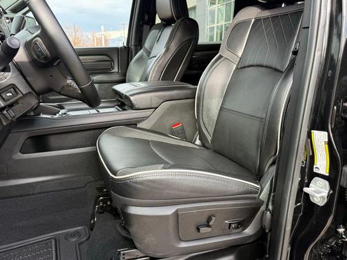 2025 RAM 2500 Limited Crew Cab 4x4 6'4' Box