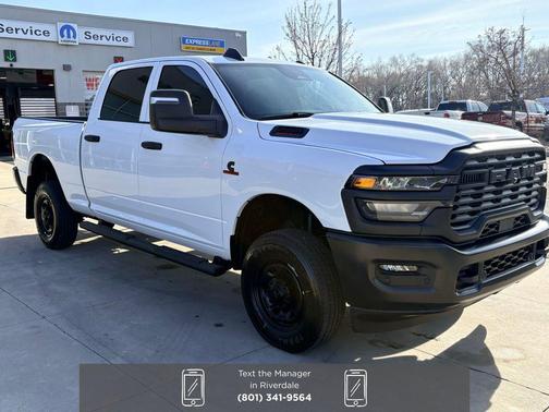 2026 RAM 2500 Tradesman Crew Cab 4x4 6'4' Box