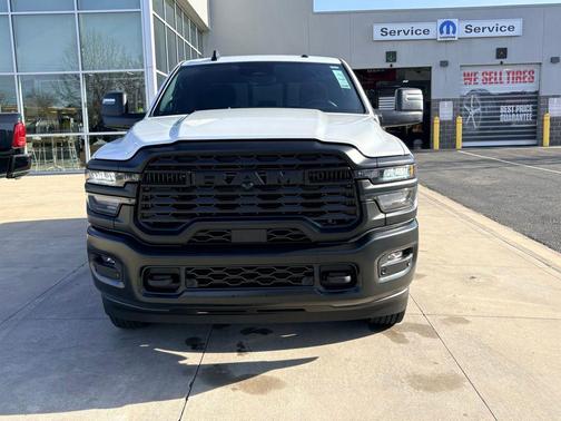 2026 RAM 2500 Tradesman Crew Cab 4x4 6'4' Box