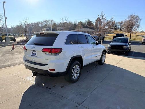 2022 Jeep Grand Cherokee Laredo