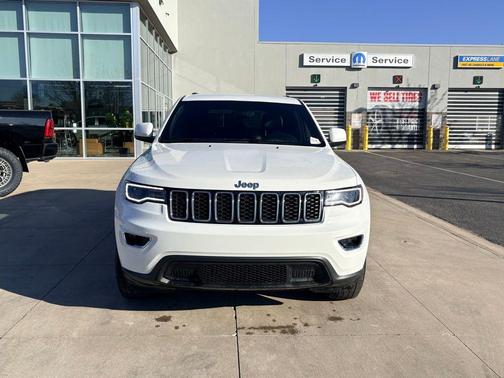 2022 Jeep Grand Cherokee Laredo