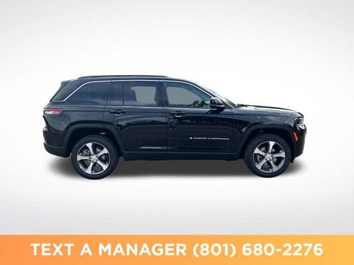 Diamond Black Crystal Pearlcoat 2026 Jeep Grand Cherokee Limited