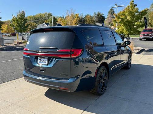 2025 Chrysler Pacifica Limited