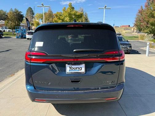2025 Chrysler Pacifica Limited
