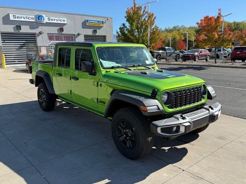 2025 Jeep Gladiator Sport