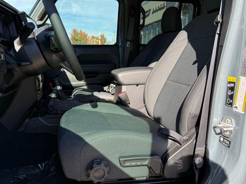 2025 Jeep Gladiator Willys