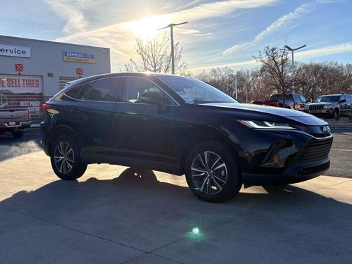 2023 Toyota Venza LE