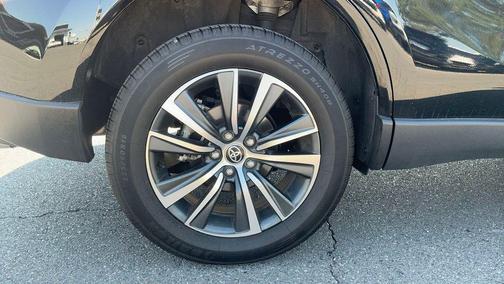 2023 Toyota Venza LE