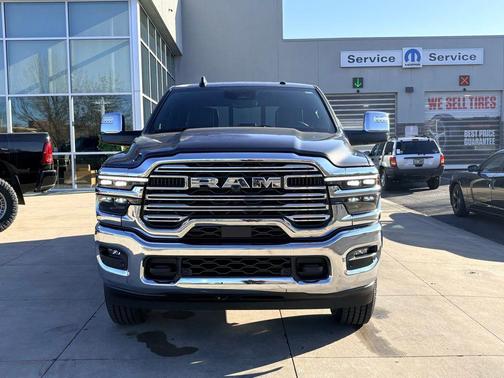 2026 RAM 3500 Laramie Crew Cab 4x4 8' Box