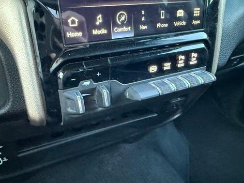 2023 RAM 2500 Laramie Crew Cab 4x4 6'4' Box