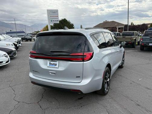 2026 Chrysler Pacifica L