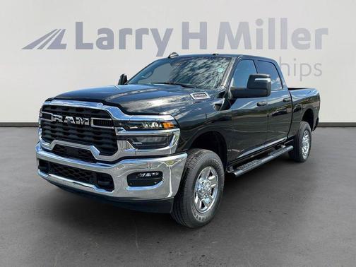 2025 RAM 2500 Tradesman Crew Cab 4x4 6'4' Box