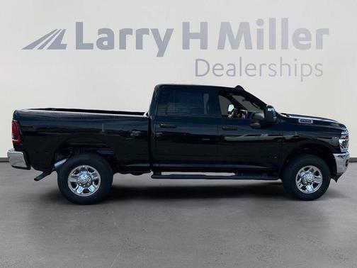 2025 RAM 2500 Tradesman Crew Cab 4x4 6'4' Box