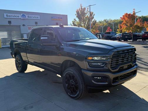 2025 RAM 2500 Big Horn Crew Cab 4x4 6'4' Box