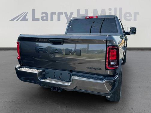2025 RAM 2500 Big Horn Crew Cab 4x4 6'4' Box