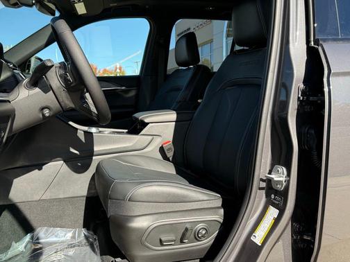 2025 Jeep Grand Cherokee Overland