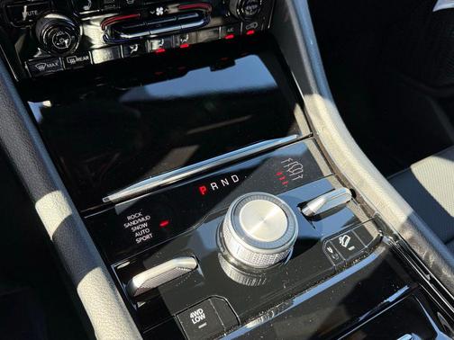 2025 Jeep Grand Cherokee Overland