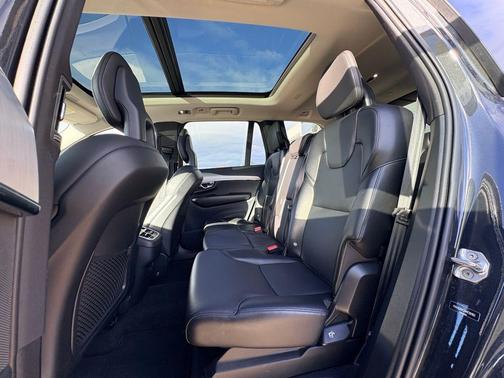 2021 Volvo XC90 T5 Momentum