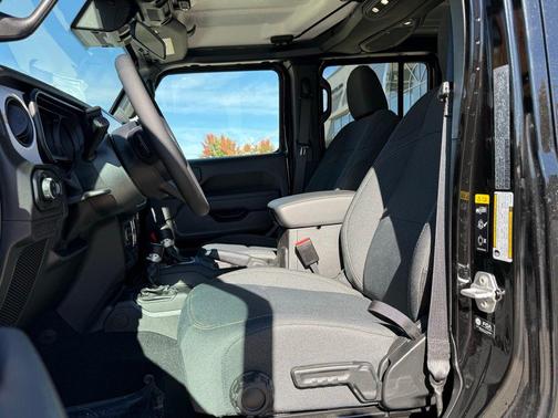 2025 Jeep Gladiator Sport S