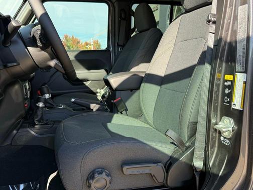 2025 Jeep Gladiator Willys