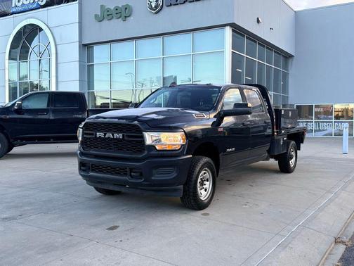 2022 RAM 2500 Tradesman Crew Cab 4x4 8' Box