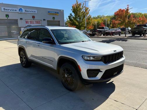 2025 Jeep Grand Cherokee Altitude