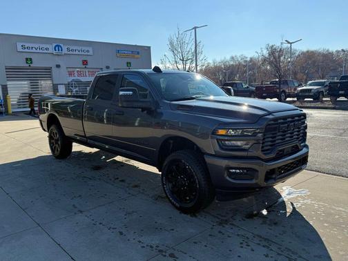 2025 RAM 3500 Big Horn Crew Cab 4x4 8' Box