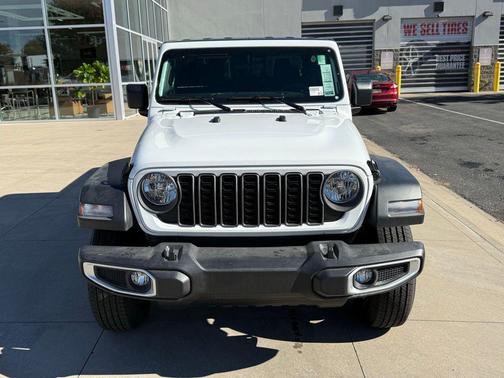 2025 Jeep Gladiator Sport
