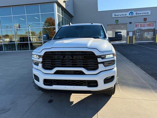 2025 RAM 2500 Big Horn Crew Cab 4x4 6'4' Box