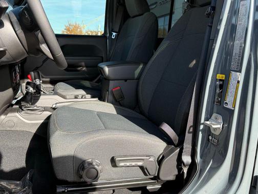 2025 Jeep Gladiator Sport S