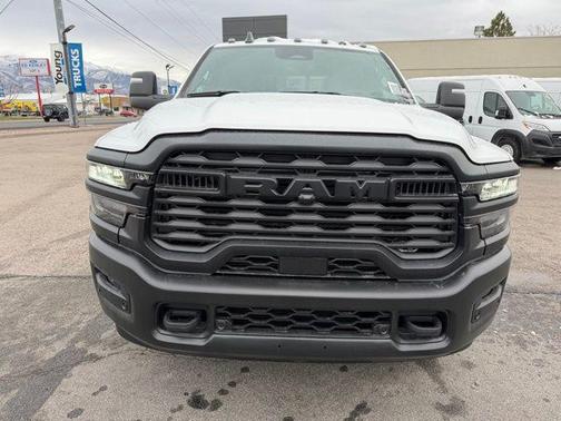 2026 RAM 2500 Tradesman Crew Cab 4x4 6'4' Box