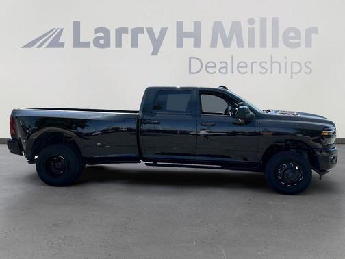 2025 RAM 3500 Laramie Crew Cab 4x4 8' Box