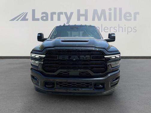 2025 RAM 3500 Laramie Crew Cab 4x4 8' Box