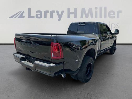 2025 RAM 3500 Laramie Crew Cab 4x4 8' Box