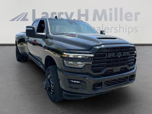 2025 RAM 3500 Laramie Crew Cab 4x4 8' Box